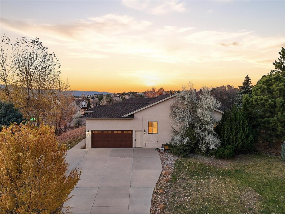 10 Desert Inn Way, Colorado Springs, CO 80921: photo 1 of 15