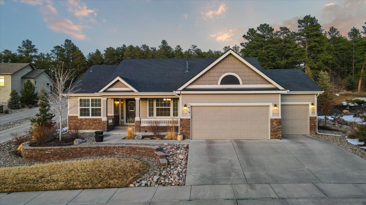 16191 St Lawrence Way, Monument, CO 80132: photo 1 of 15