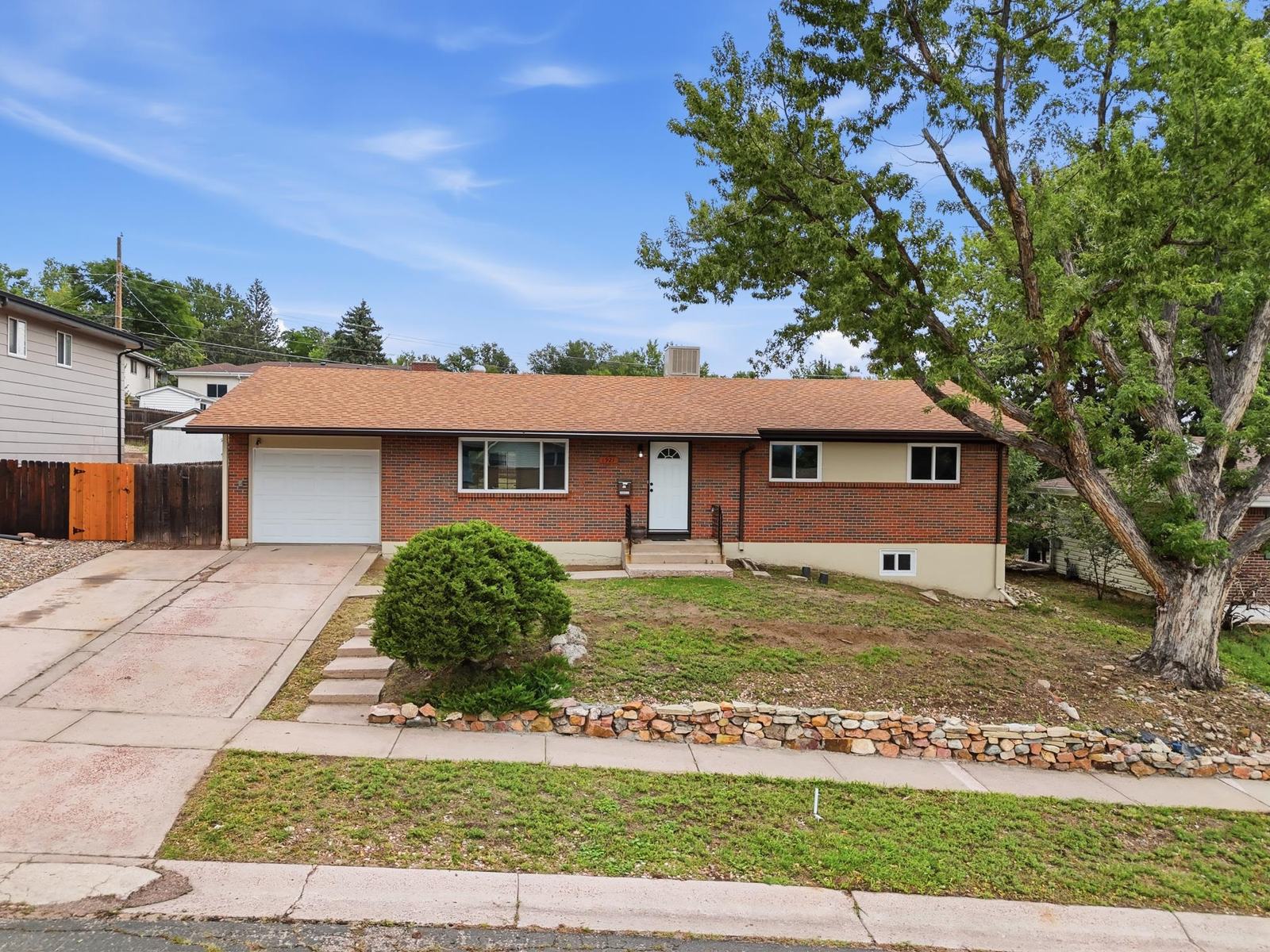 1921 Essex Lane, Colorado Springs, CO 80909: photo 1 of 44