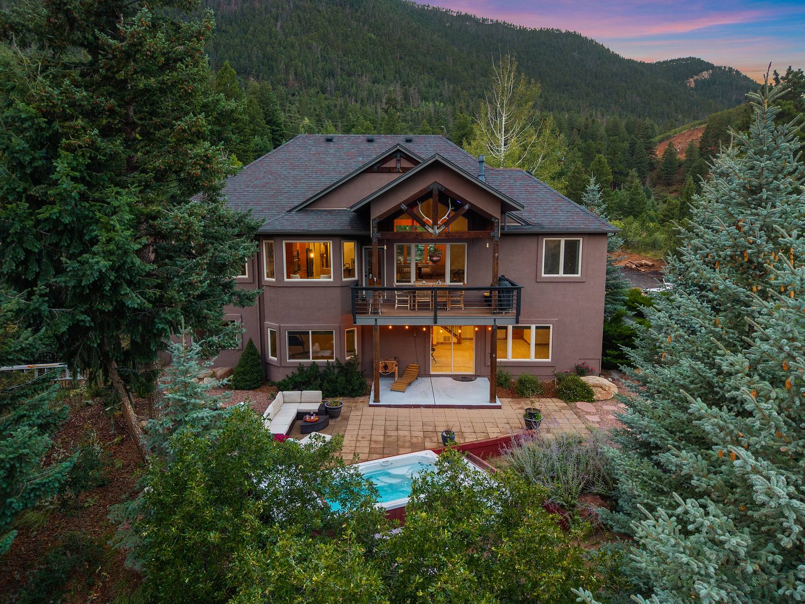 8515 Aspenglow Lane, Cascade, CO 80809: photo 1 of 40