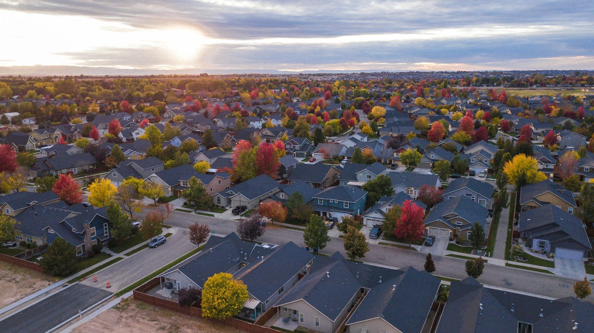 Why Late Fall Is a Smart Time to Buy in Colorado Springs
